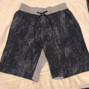 Lululemon T.H.E. Short 11’ linerless Size 9